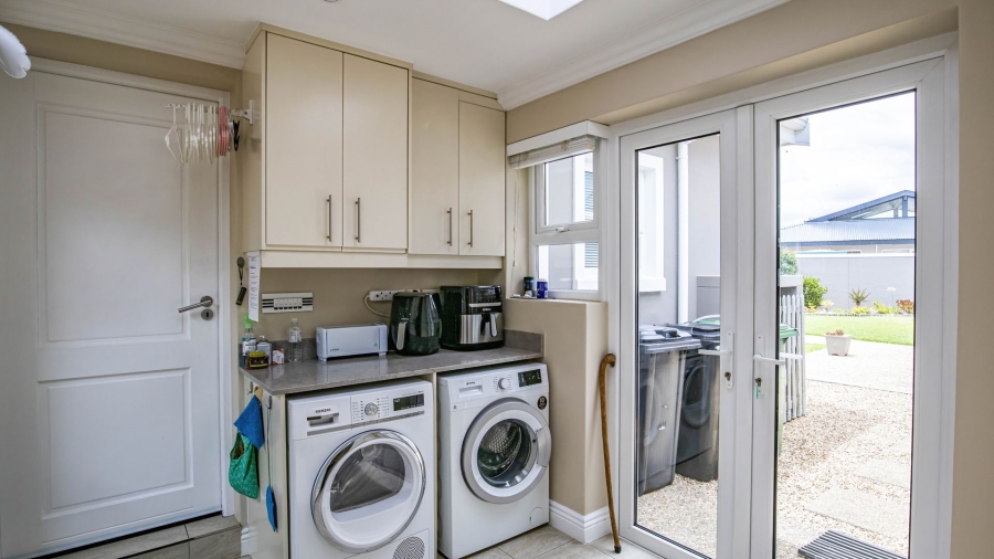 3 Bedroom Property for Sale in Lake Michelle Western Cape